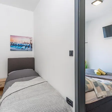 아파트 2 Bedroom Lovely In *