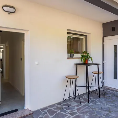 Awesome In With Wifi Apartment Rukavac (Primorje-Gorski Kotar)