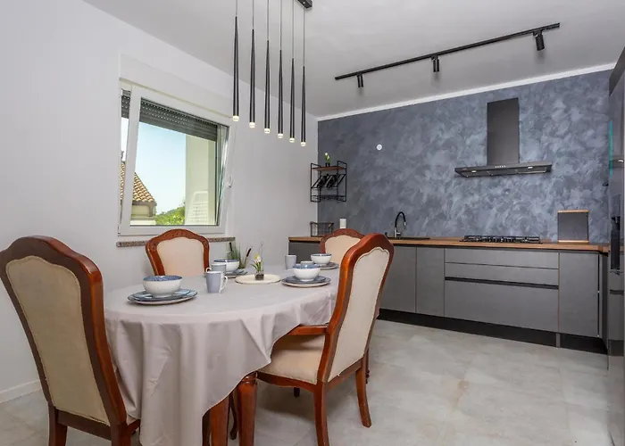 2 Bedroom Lovely In Apartmán Rukavac (Primorje-Gorski Kotar)