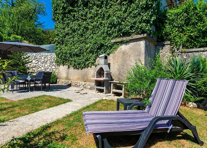 2 Bedroom Lovely In *