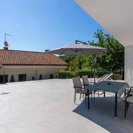 2 Bedroom Lovely In *