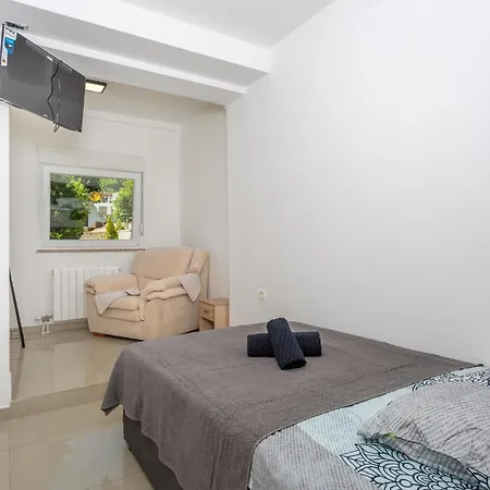 2 Bedroom Lovely In * Rukavac (Primorje-Gorski Kotar)