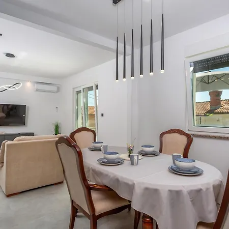 Apartament 2 Bedroom Lovely In