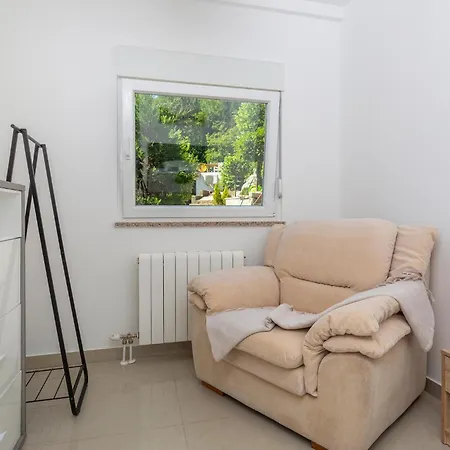 2 Bedroom Lovely In Apartment