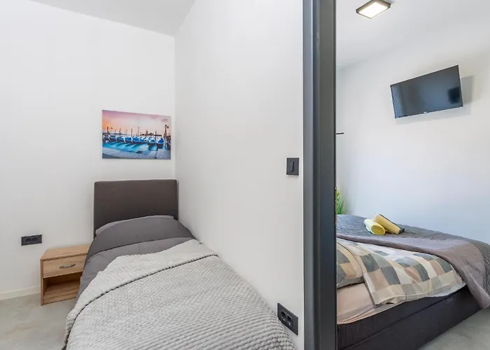 아파트 2 Bedroom Lovely In *