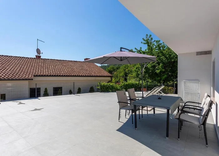 2 Bedroom Lovely In *