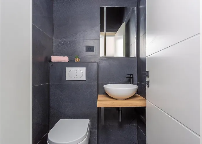 2 Bedroom Lovely In 아파트 *